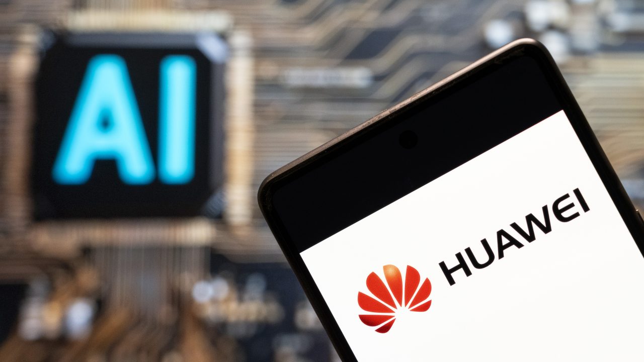 Logos displayed on smartphones in China Nov