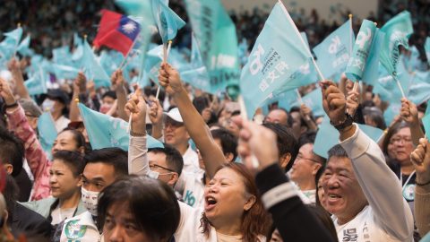Supporters of Ko Wen je presidential candidate from the Taiwan Peoples Party TPP Shout slogans during a campaign November