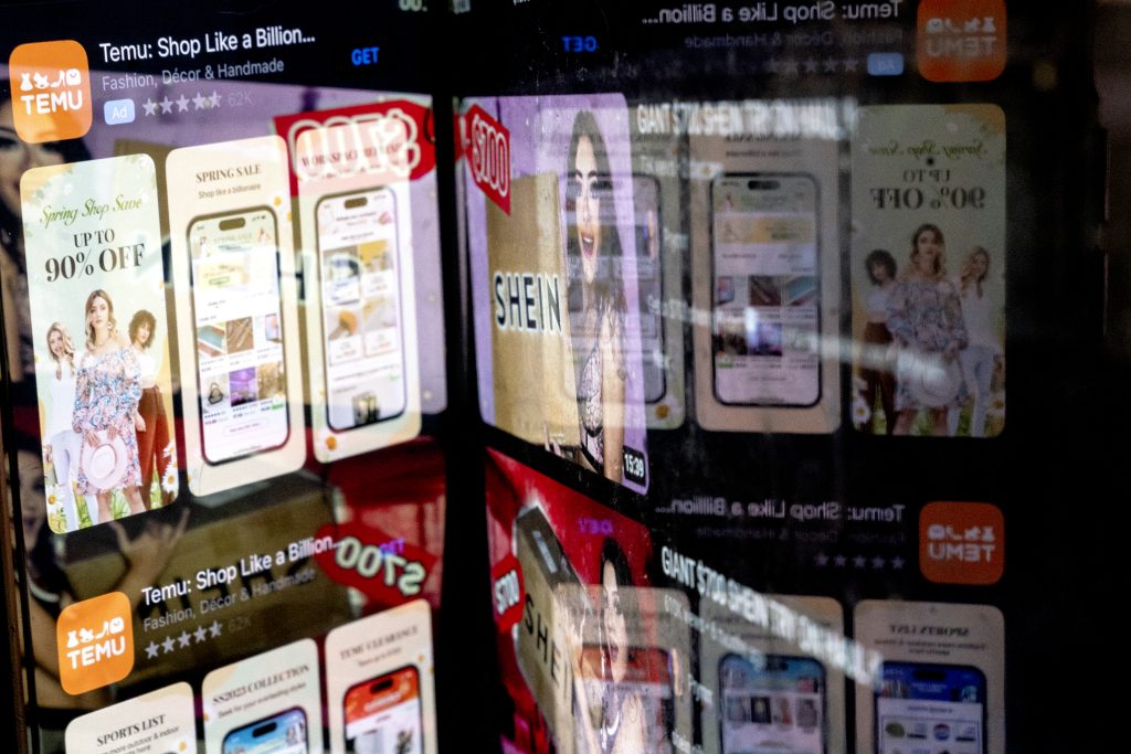 US CHINA TECHNOLOGY ECONOMY SHOPPING APP