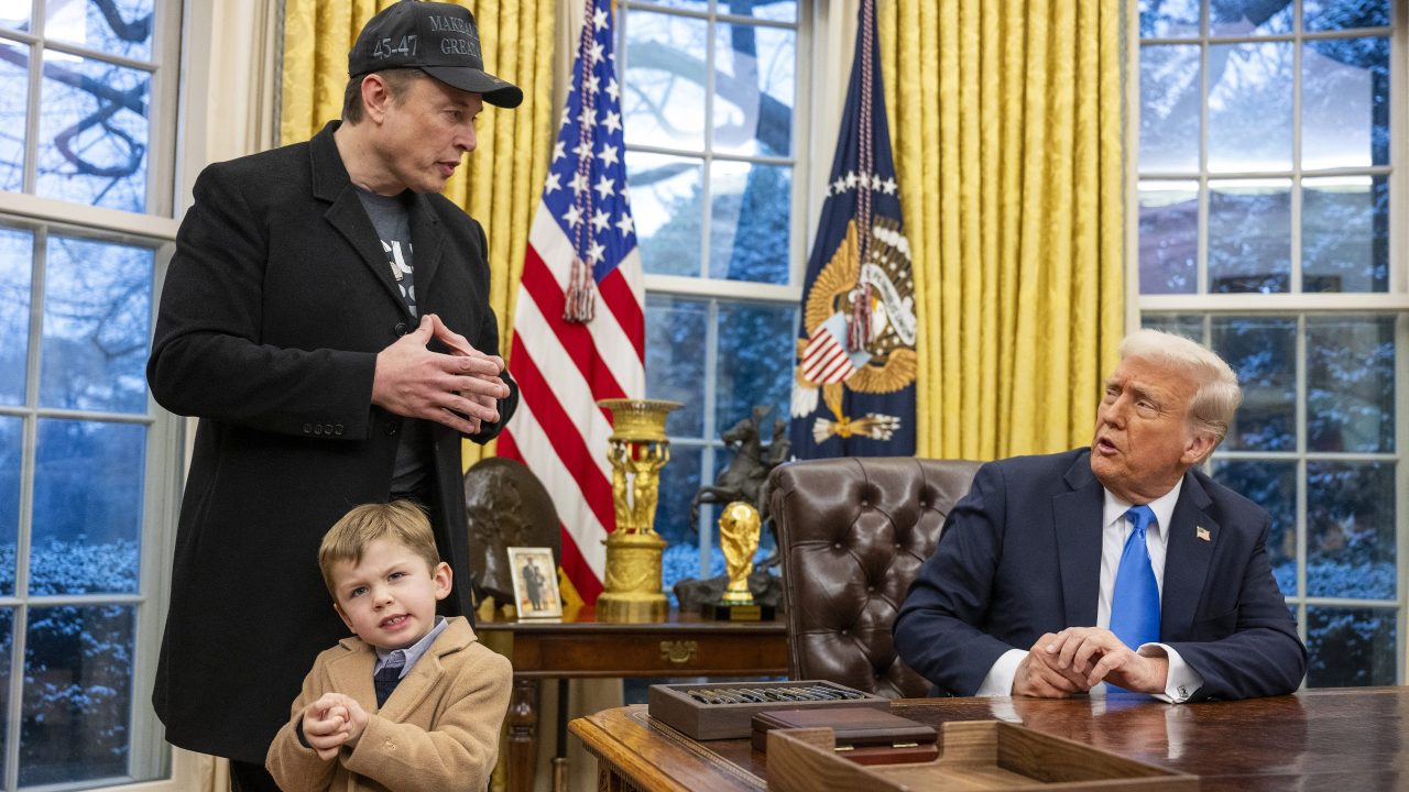 Musk joins President Trump at signing of Execurive Order