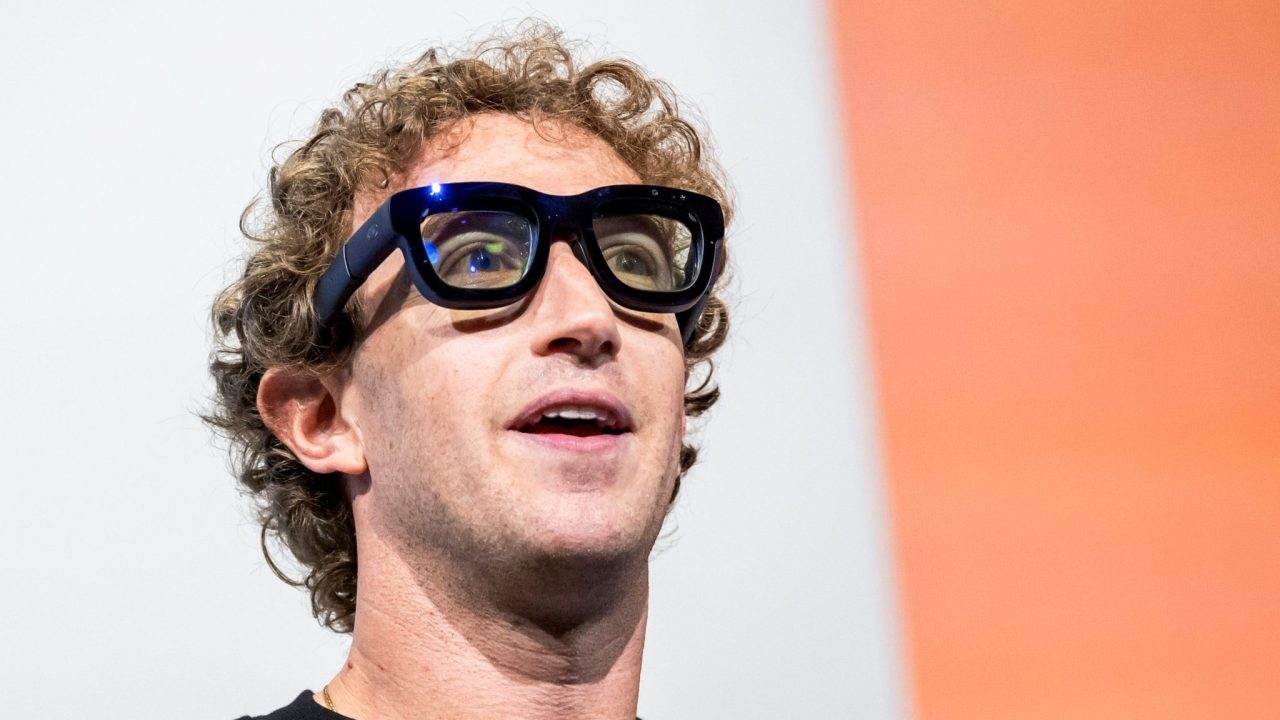 Tech and banking insiders cash in more than $ million in stock—missing the worst of the market collapse