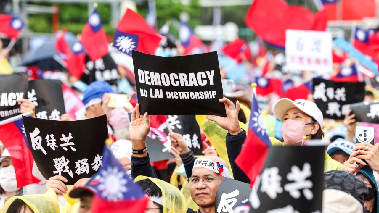 AFP KH PP v HighRes TaiwanPoliticsProtest