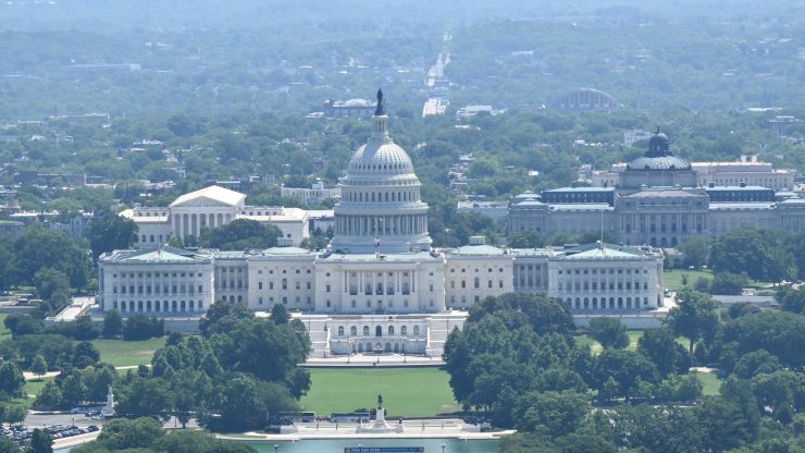AFP B WP L v HighRes TrumpThemePresidency