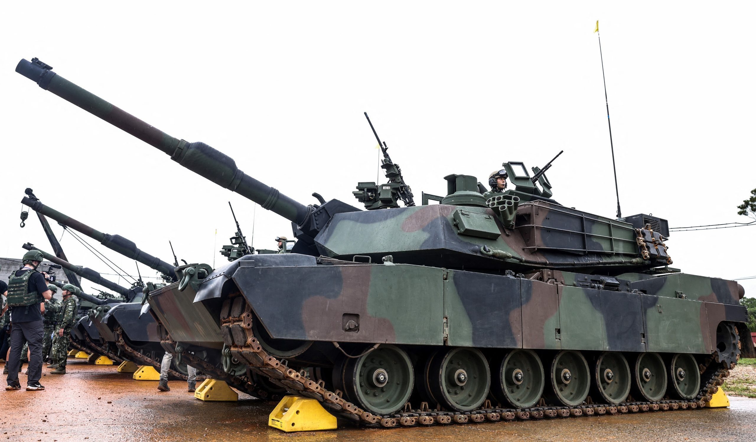 Taiwanese Public Cautious on Defense Spending: Poll - Domino Theory