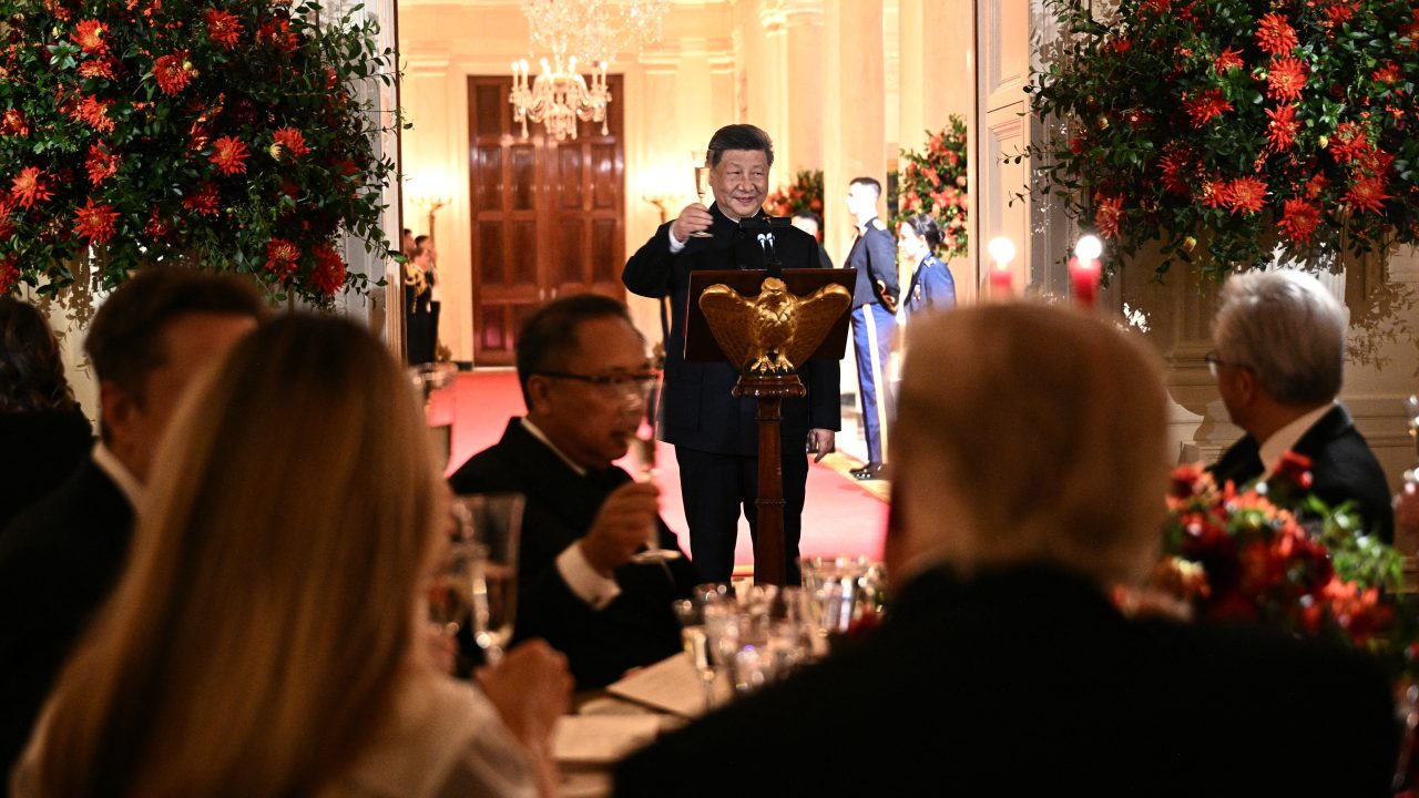 AFP C BN RP v HighRes ChinesePresidentXiJinpingMeetsDonaldTrumpAtTheW